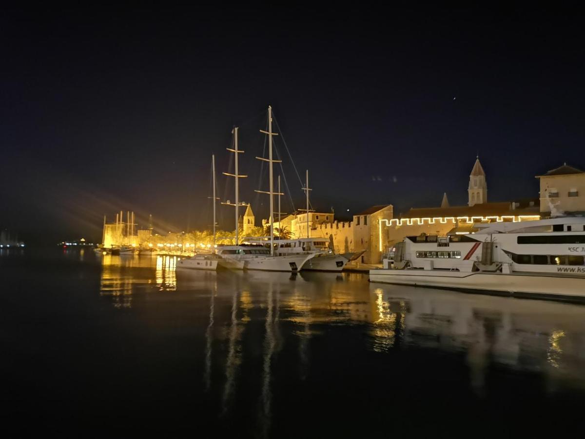 Apartment Okrug Gornji - Trogir With Sea View Buitenkant foto