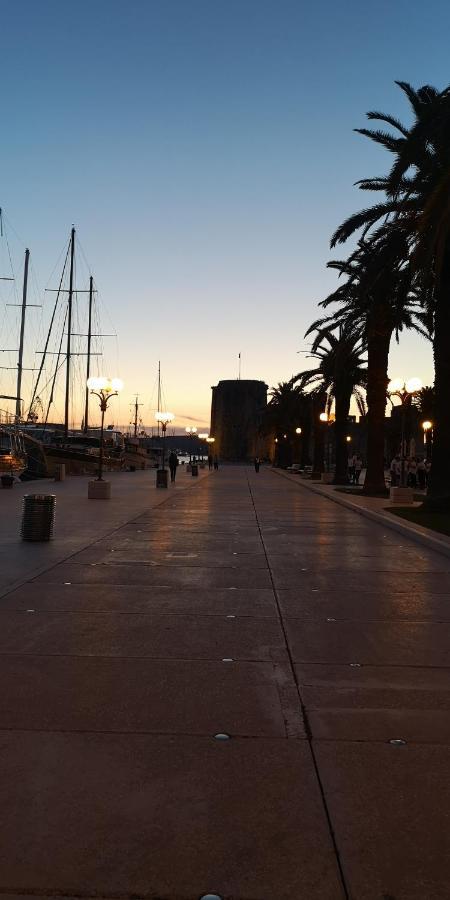Apartment Okrug Gornji - Trogir With Sea View Buitenkant foto