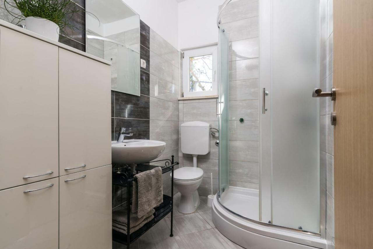 Apartment Okrug Gornji - Trogir With Sea View Buitenkant foto