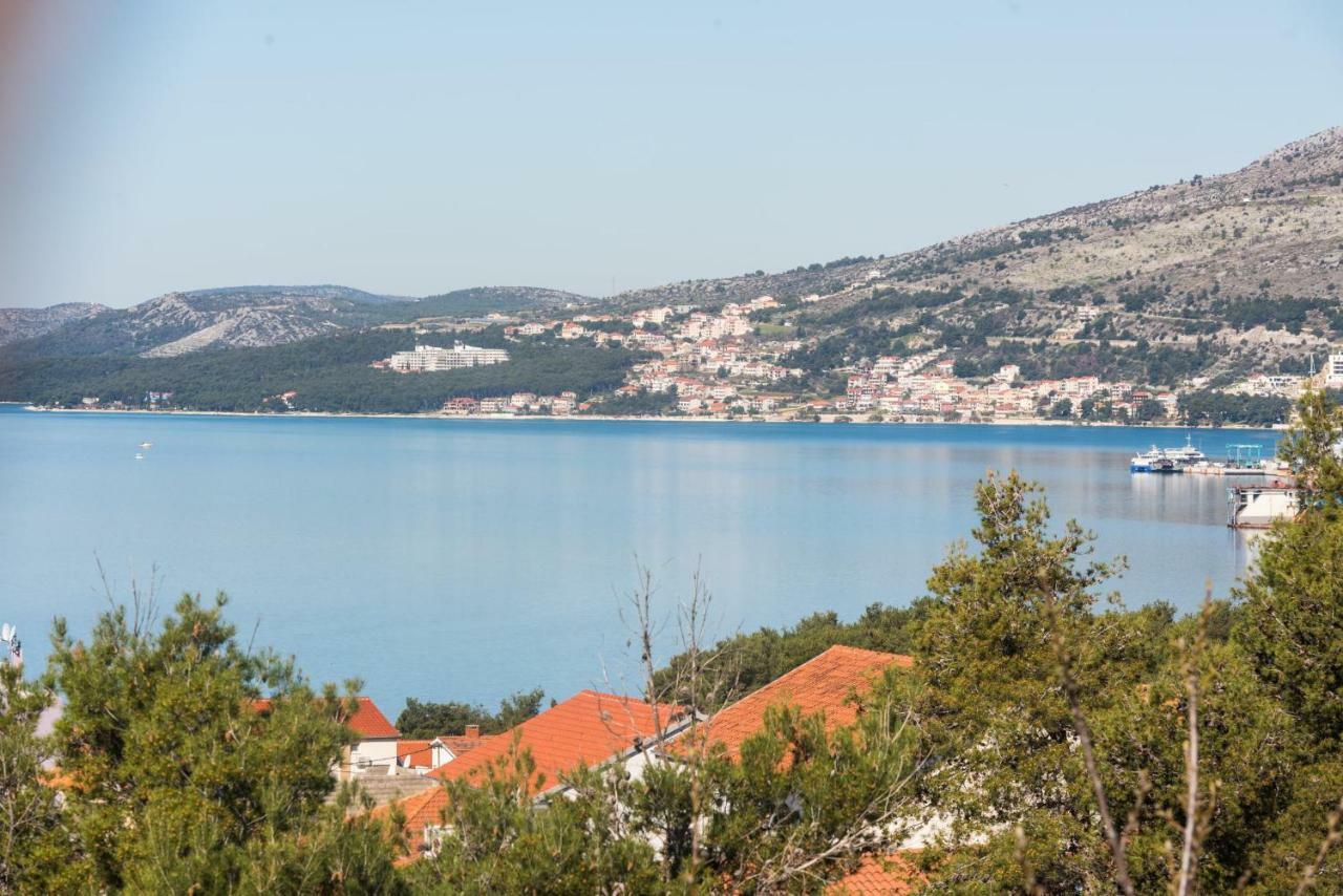 Apartment Okrug Gornji - Trogir With Sea View Buitenkant foto