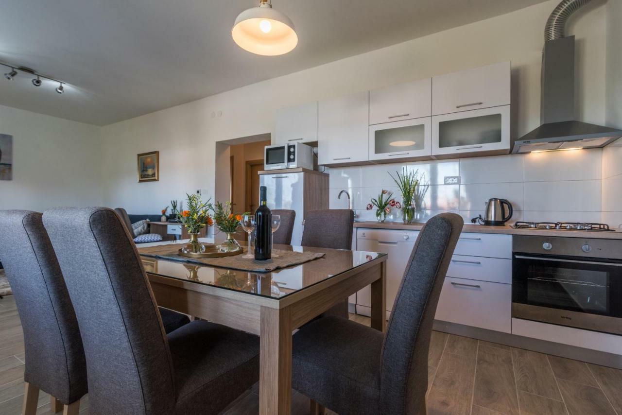 Apartment Okrug Gornji - Trogir With Sea View Buitenkant foto