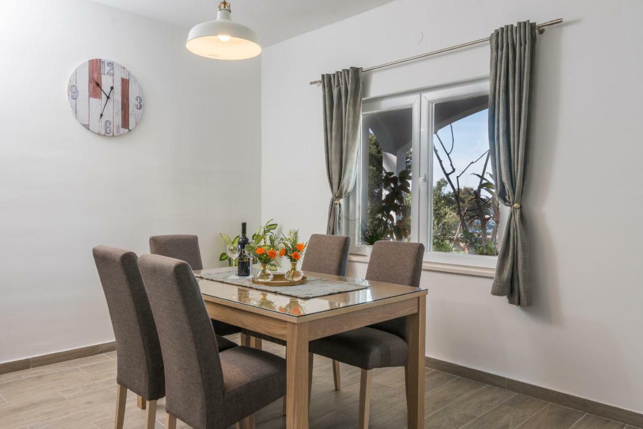 Apartment Okrug Gornji - Trogir With Sea View Buitenkant foto