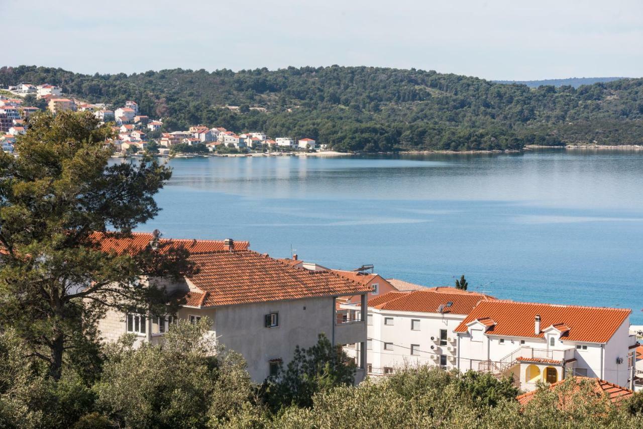 Apartment Okrug Gornji - Trogir With Sea View Buitenkant foto