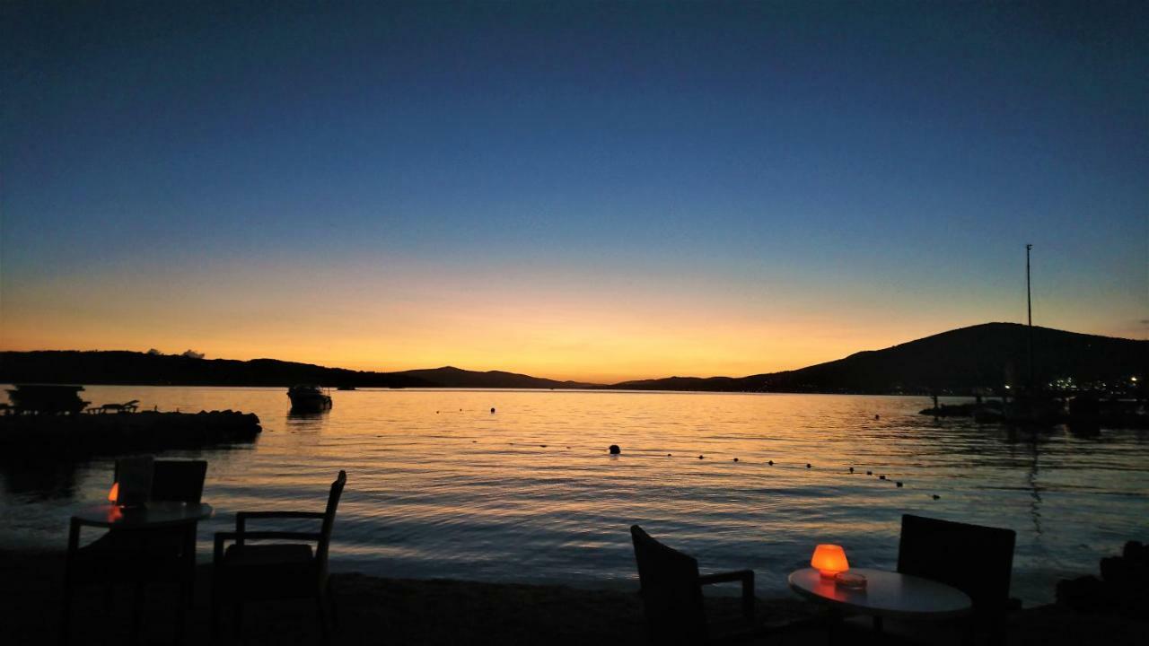 Apartment Okrug Gornji - Trogir With Sea View Buitenkant foto